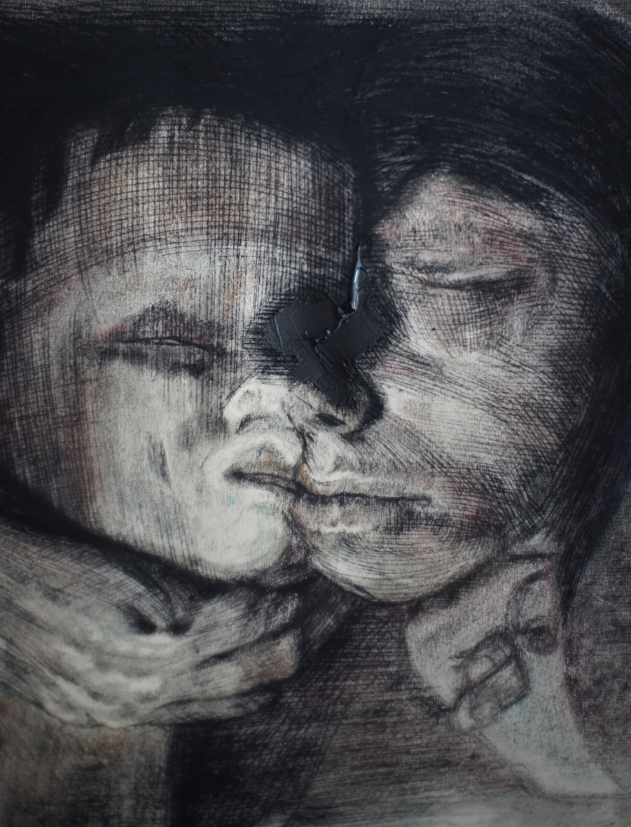 Tod, Frau und Kind
(nach Käthe Kollwitz 1910)
2024
Kupferdruckfarbe, Pastellkreide auf Papier, mit Nadel geritztes Papier, 41 x 41cm  Aufgeritzt
Verborgenes Werk
2024
Zeichnung/Mixed Media, 32 x 25 cm